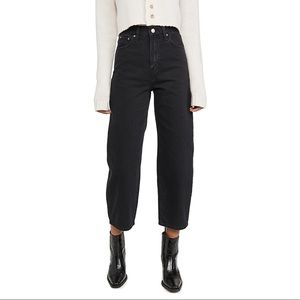 LEVI’S BALLOON LEG JEAN